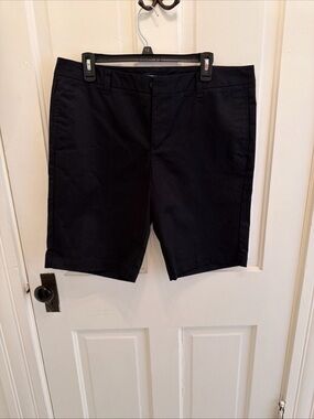 Lands' End Women's Black 11” Chino Bermuda Shorts Casual Everyday Comfort Sz 14